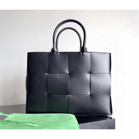 بوتيجا فينيتا كيس 256 الحجم : 38×10×28 سم