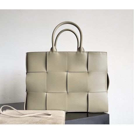 بوتيجا فينيتا كيس 259 الحجم : 38×10×28 سم