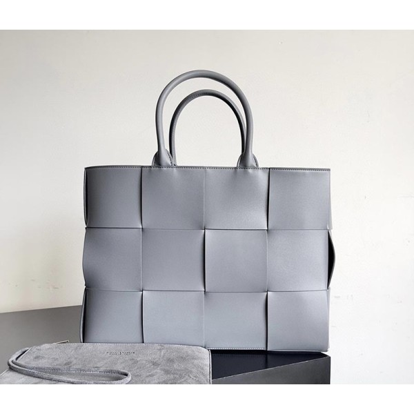 بوتيجا فينيتا كيس 261 الحجم : 38×10×28 سم