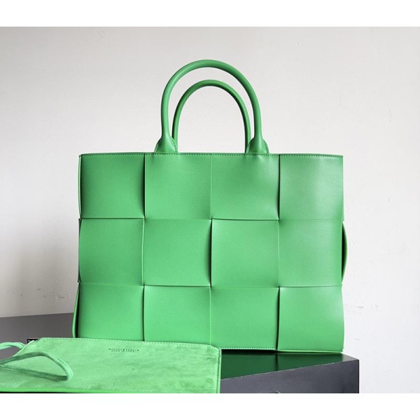 بوتيجا فينيتا كيس 264 الحجم : 38×10×28 سم