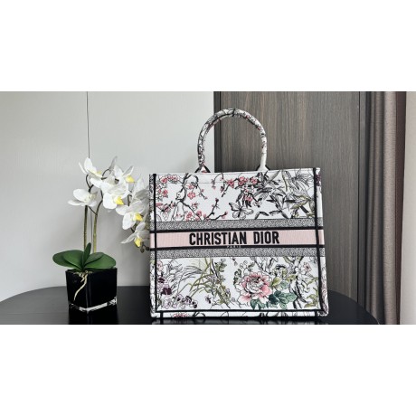 Bag-Dior-036 Size :  42 x 35 x 18.5cm