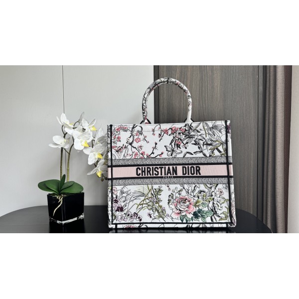 Bag-Dior-036 Size :  42 x 35 x 18.5cm