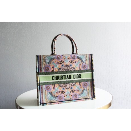Bag-Dior-063 Size :  41.5x35x18cm  
