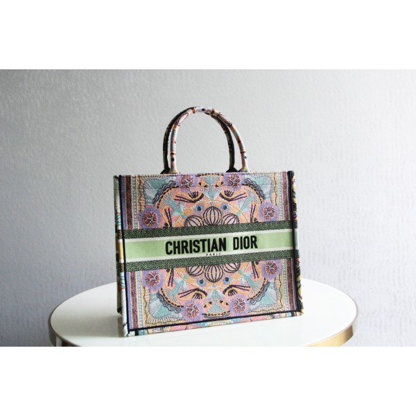 Bag-Dior-063 Size :  41.5x35x18cm  