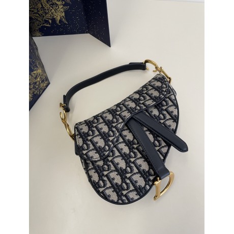 Bag-Dior-077 Size :  19.5 x 6 x 15cm