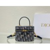 Bag-Dior-203 Size :  16 x 11 x 9.5 cm 