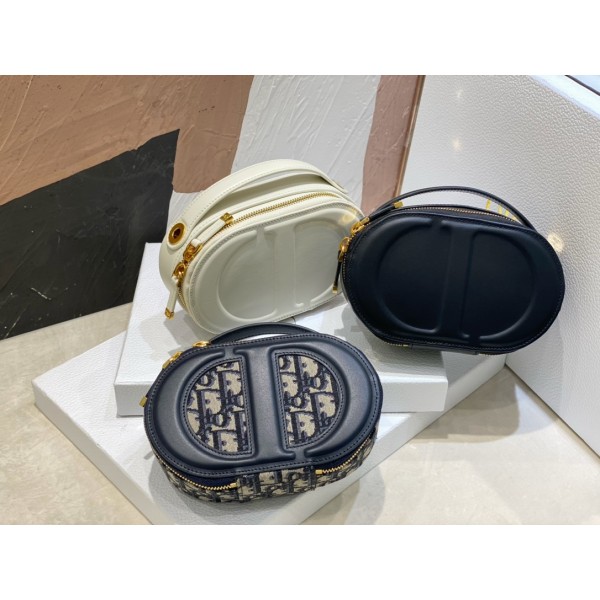 Bag-Dior-209 Size :  18 x 11 x 6.5 cm