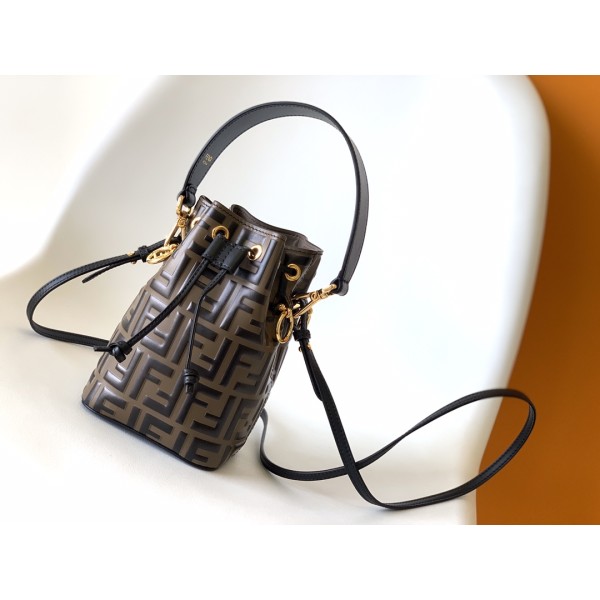 Bag-Fendi-081 Size :   18.5x12x10cm 