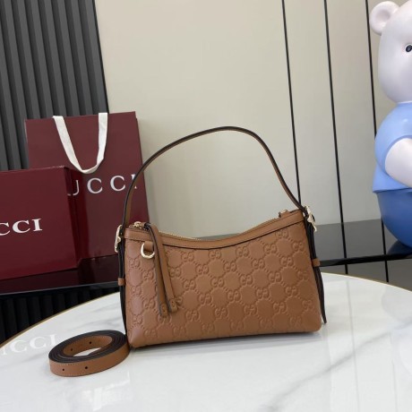 Bag-GU-050 Size :   22x 14x 8 cm