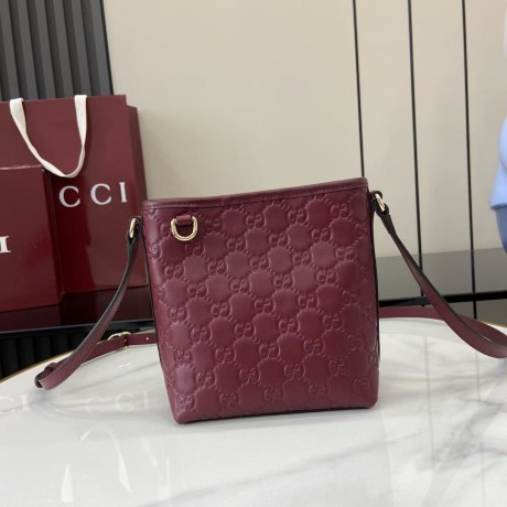 Bag-GU-101 Size :   15 (18)x 18x 8 cm