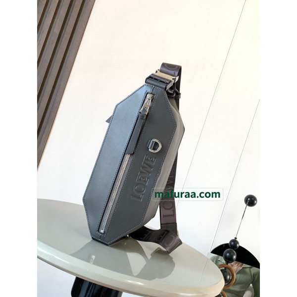 Bag-Loe-011 Size :   32.5 x9 x12.3 cm