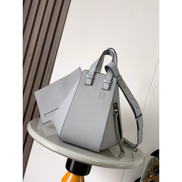 Bag-Loe-028 Size :   30 x25 x14 cm