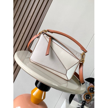 Bag-Loe-029 Size :   18 x12.5 x8 cm