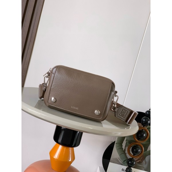 Bag-Loe-039 Size :   20 x12.5 x6  cm