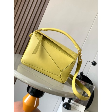 Bag-Loe-057 Size :   24x16x11 cm