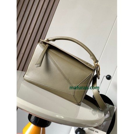 Bag-Loe-058 Size :   24x16x12 cm