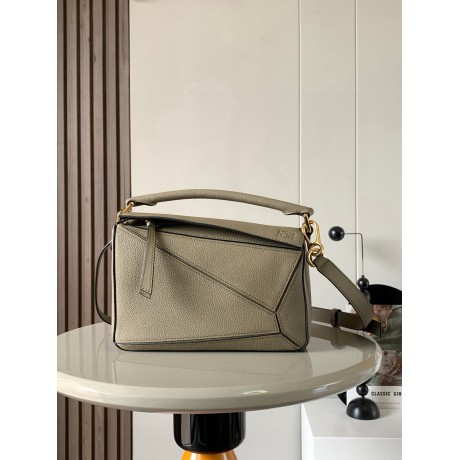 Bag-Loe-060 Size :   24x16x14 cm