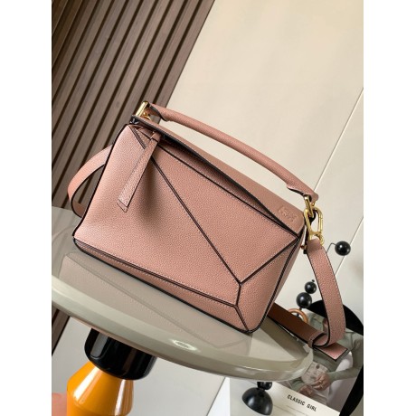 Bag-Loe-067 Size :   24x16x21 cm