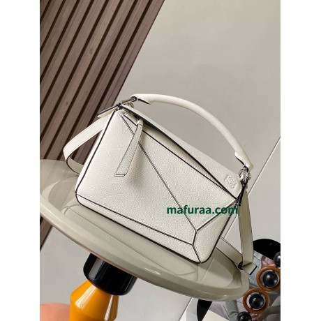 Bag-Loe-069 Size :   24x16x23 cm