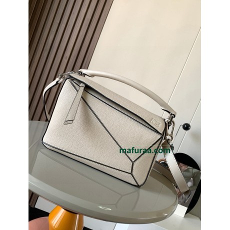 Bag-Loe-070 Size :   24x16x24 cm