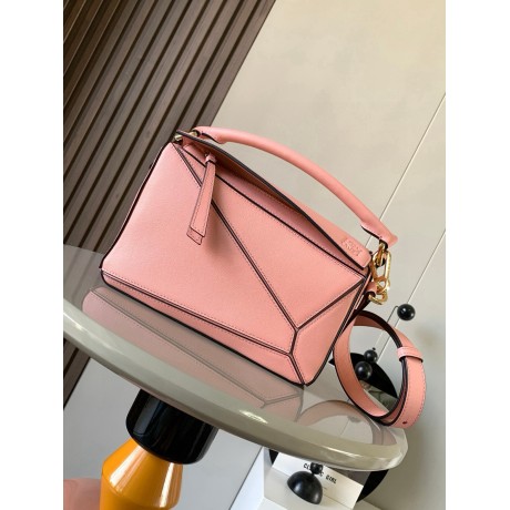 Bag-Loe-071 Size :   24x16x25 cm