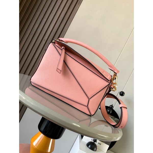 Bag-Loe-071 Size :   24x16x25 cm