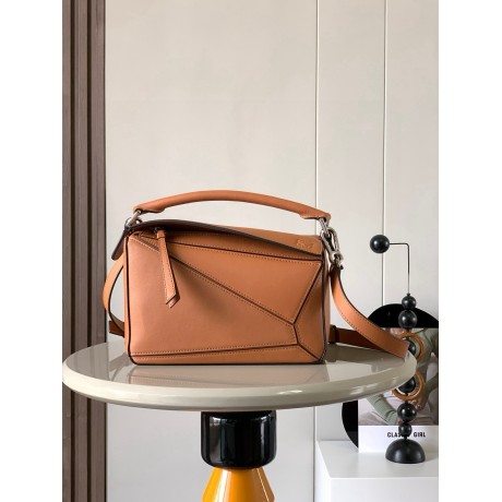 Bag-Loe-074 Size :   24x16x28 cm