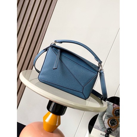 Bag-Loe-076 Size :   24x16x30 cm