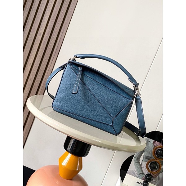 Bag-Loe-076 Size :   24x16x30 cm