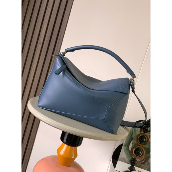 Bag-Loe-083 Size :   33x14.7x21.5 cm