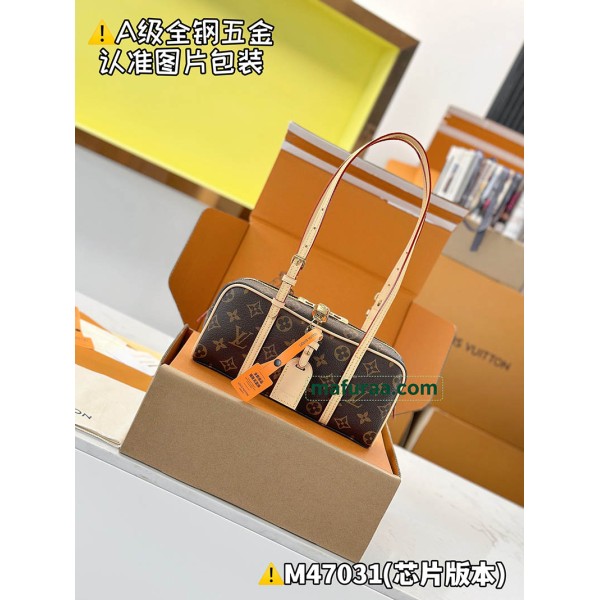 M47031  Bag-Lvbag-030 Size :   11.5 x 6.5 x 26 cm