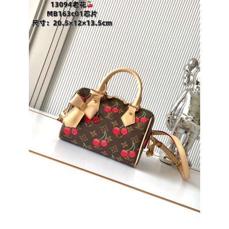 M13094  Bag-Lvbag-076 Size :   13.5 x 12 x 20.5 cm 