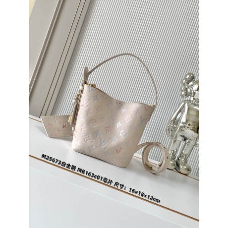 M25673 Bag-Lvbag-108 Size :   16 x 18 x 12 cm 