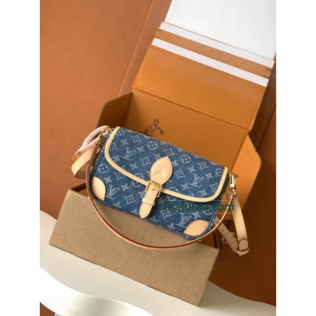 M13070  Bag-Lvbag-119 Size :   15x9x24CM