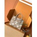M47054 Bag-Lvbag-166 Size : 18 x 15 x 8.5 cm