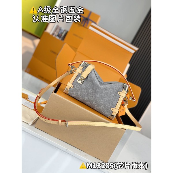 M13285  Bag-Lvbag-223 Size :   16 x 8.5 x 23.5 cm 