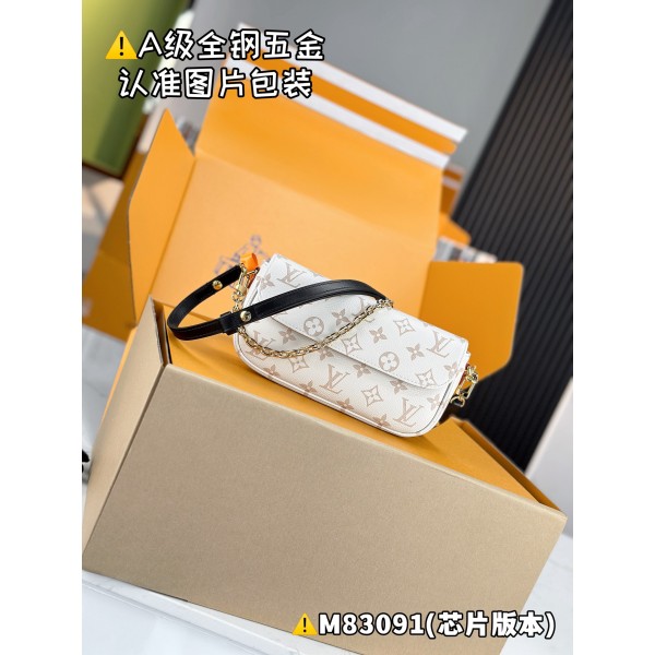 M83091  Bag-Lvbag-244 Size :   23.5 x 12 x 4.3 cm