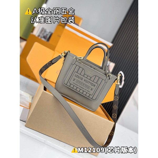 M12109  Bag-Lvbag-281 Size :   16.5 x 11 x 26.5 cm