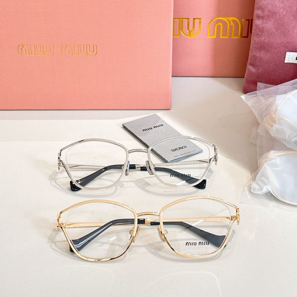 Glass-Miu-062