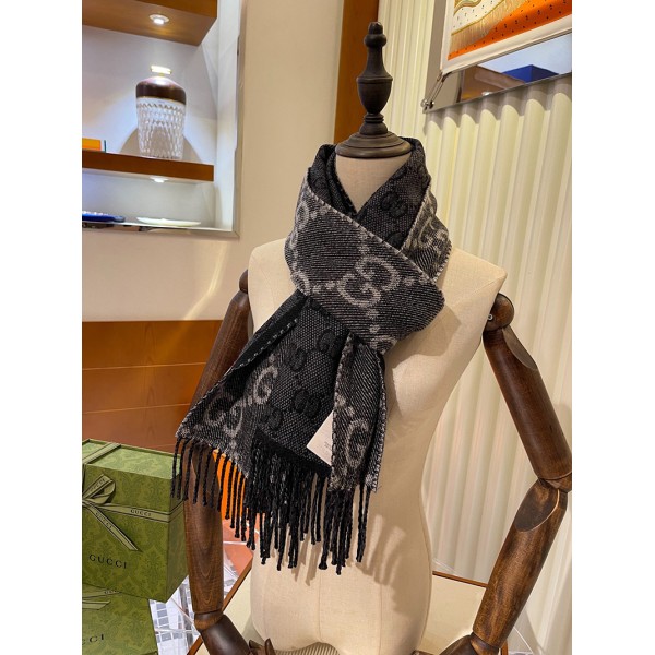 Scarf-Gu076