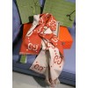 Scarf-Gu084