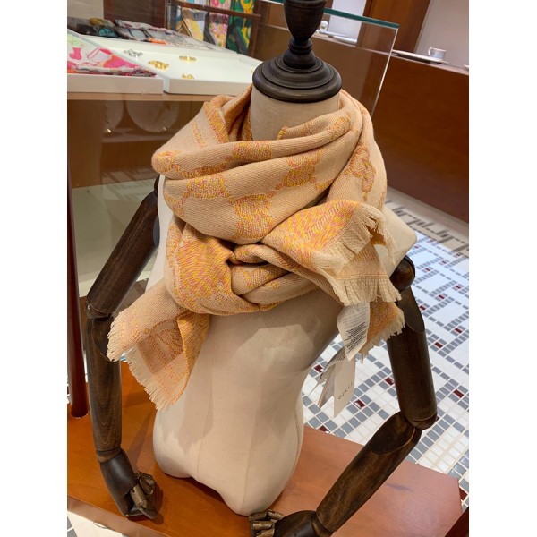 Scarf-Gu091