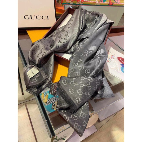 Scarf-Gu092