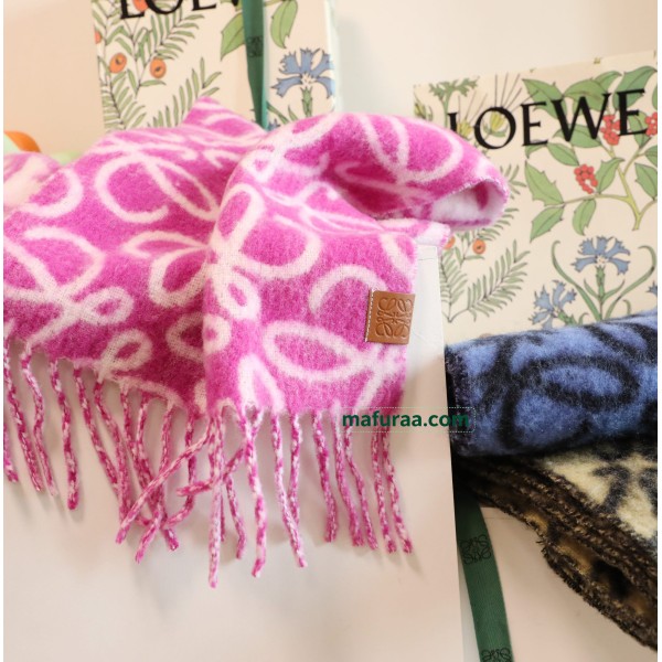 Scarf-Loe-131