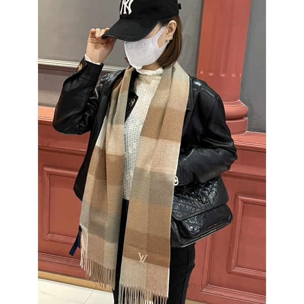 Scarf-lv-195