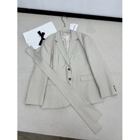Yi-Acne-075